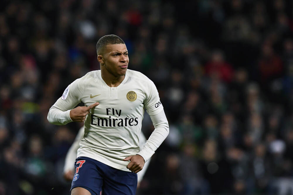 砸手里！菲利普斯被挂牌身价剩600万 曼城4900万欧引进周薪15万镑